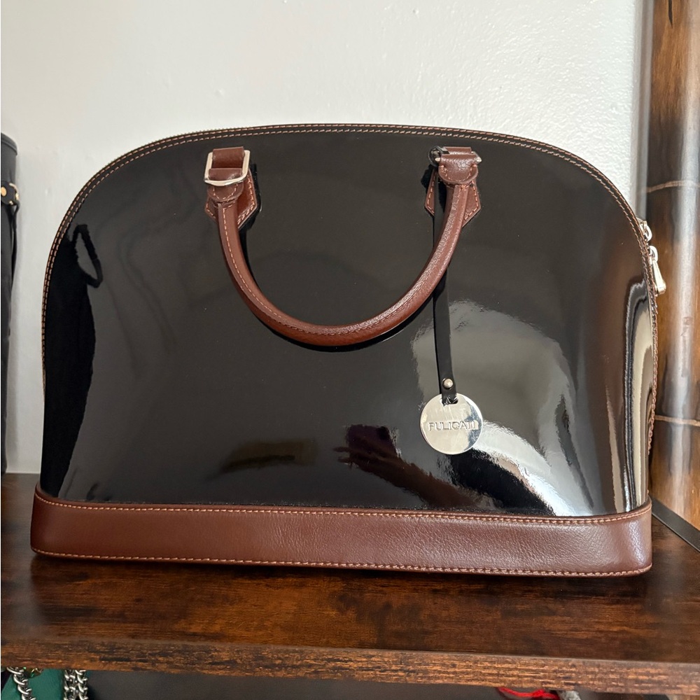 ⚠️⚠️ Italian Leather Handbag in Glossy Black and Brown